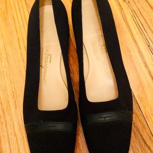 FERRAGAMO BLACK LOW HEELS FABRIC, SZ 7.5 B